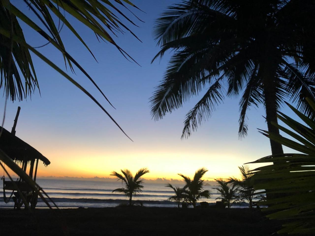 North Shore Surf Camp Hotel Baler Esterno foto